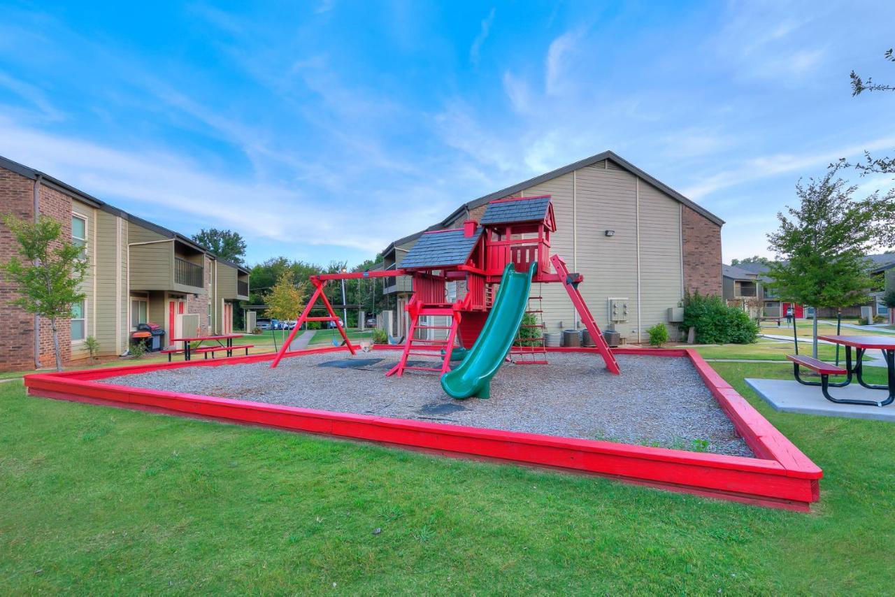 Ou Boomer, Pool, Gym, Hi Speed Wifi, One Mile To Ou & Stadium! Norman Esterno foto